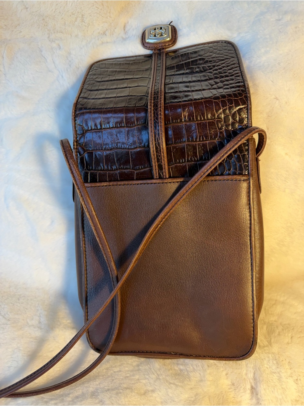 Brighton Classic Croc-Embossed Brown Leather Crossbody Bag - Picture 6 of 9